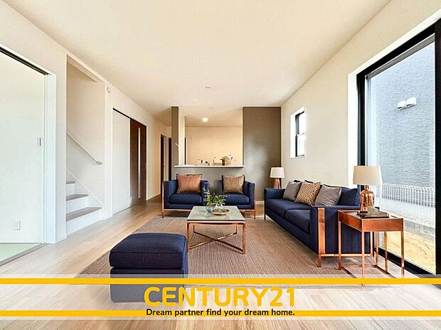 ※家具・CG加工はイメージです。販売価格等には含まれません。
■■憩いのリビング■■
リビングとダイニングの空間機能を活かし、巧みに使い分ける発想が、ライフスタイルに新しいゆとりをもたらします。