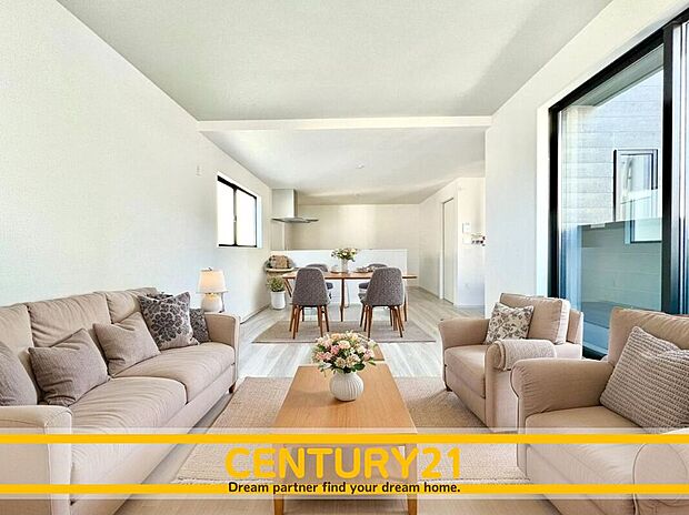 ※家具・CG加工はイメージです。販売価格等には含まれません。
■■憩いのリビング■■
リビングとダイニングの空間機能を活かし、巧みに使い分ける発想が、ライフスタイルに新しいゆとりをもたらします。
