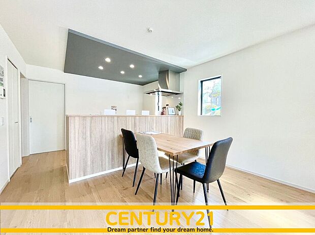 ◆同一建築会社の他現場写真◆
現地&同一施工会社の完成物件もご案内可能です。