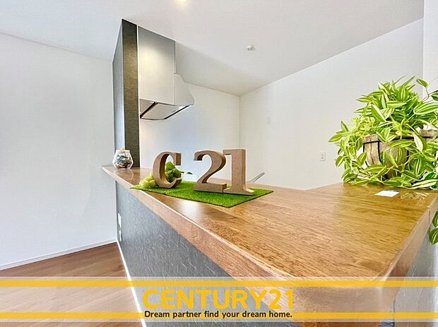 ◆同一建築会社の他現場写真◆
現地&同一施工会社の完成物件もご案内可能です。