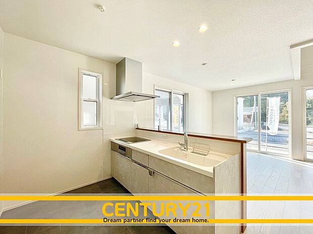 ◆同一建築会社の他現場写真◆
~現地&同一施工会社の完成物件もご案内可能です~