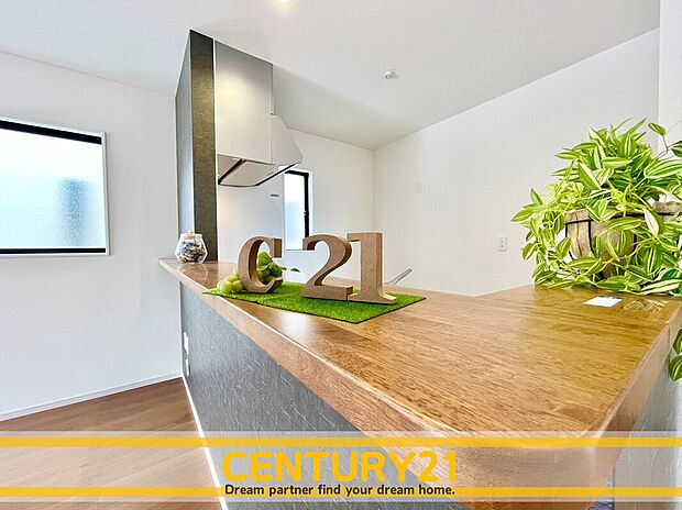 ◆同一建築会社の他現場写真◆
現地&同一施工会社の完成物件もご案内可能です。