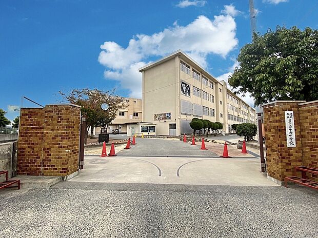 福岡市立多々良中央中学校（約1,100m）