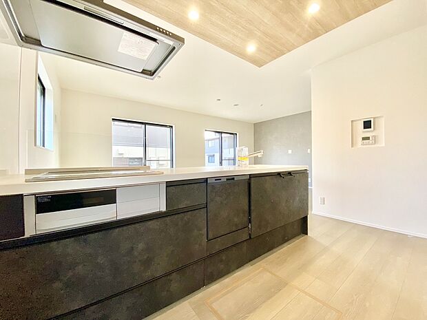 【~「これから見れますか」とお気軽にお問合せ下さい~】■カウンターキッチン■