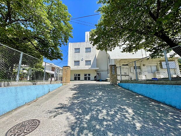 福岡市立入部小学校 （約1,251m）