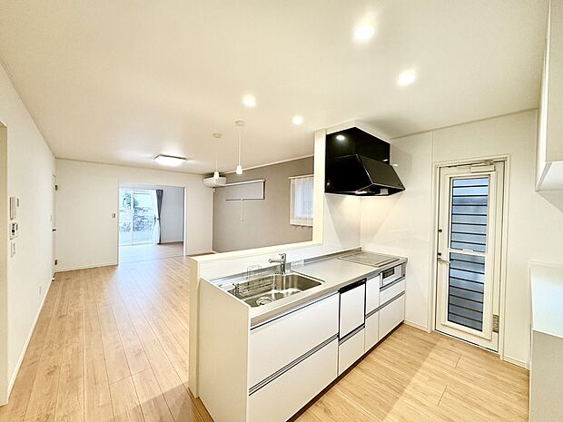 【~「これから見れますか」とお気軽にお問合せ下さい~】■カウンターキッチン■