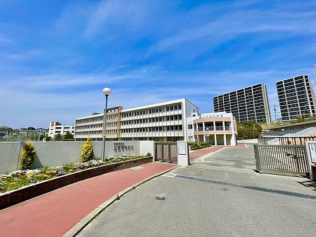 筑紫野市立二日市中学校(約1,331m)