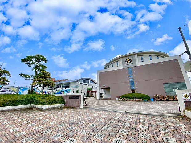 須恵町立須恵第三小学校（約640m）