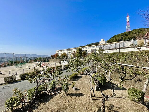 福岡市立長丘中学 校 (約1,691m)