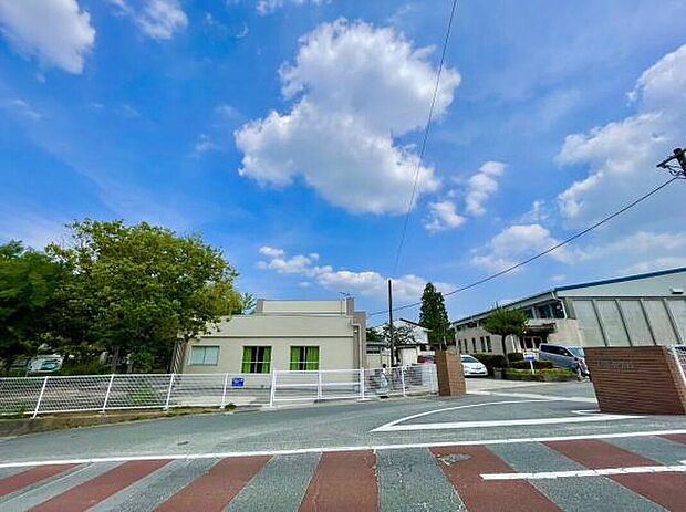 久留米市立上津小学校（約1,702m）