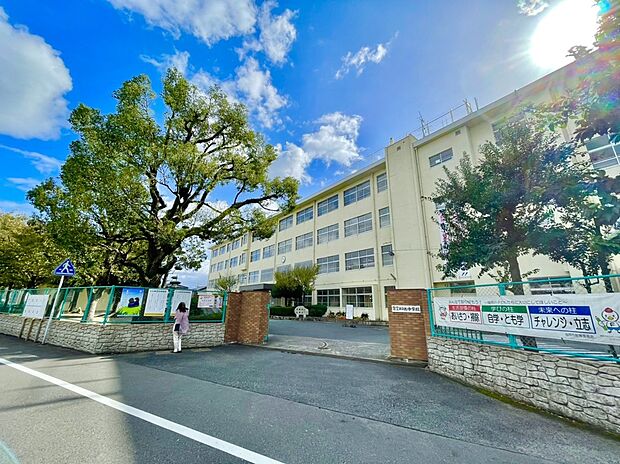 福岡市立曰佐中学校（約1,122m）