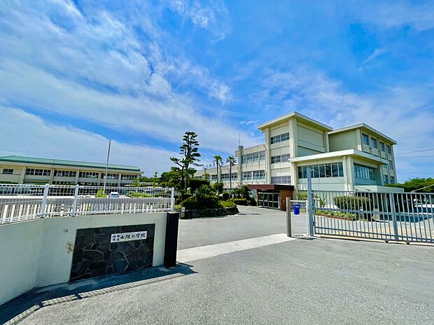 福岡市立七隈小学校(約1,759m)