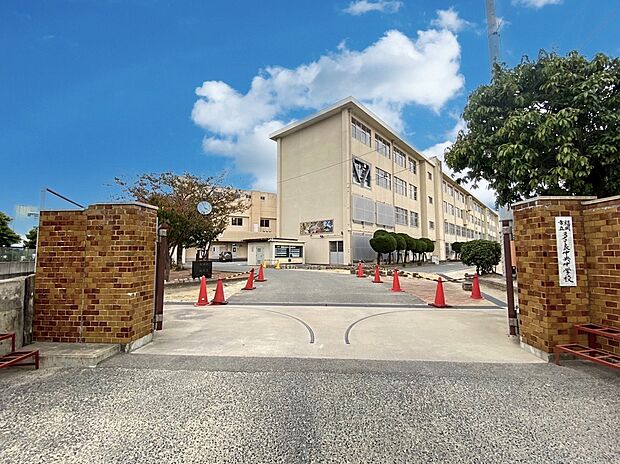 福岡市立多々良中央中学校（約1,200m）
