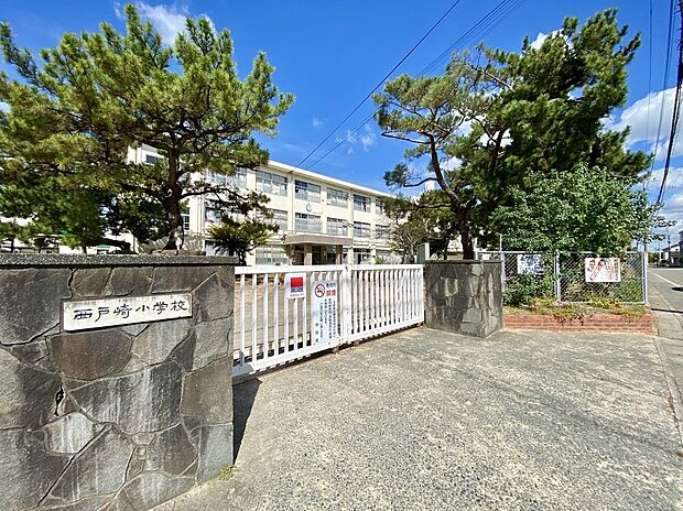 福岡市立西戸崎小学校（約450m）