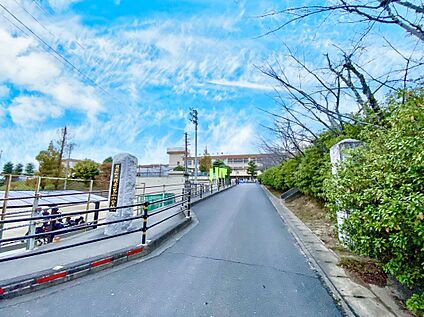 須恵町立須恵第二小学校 1900m