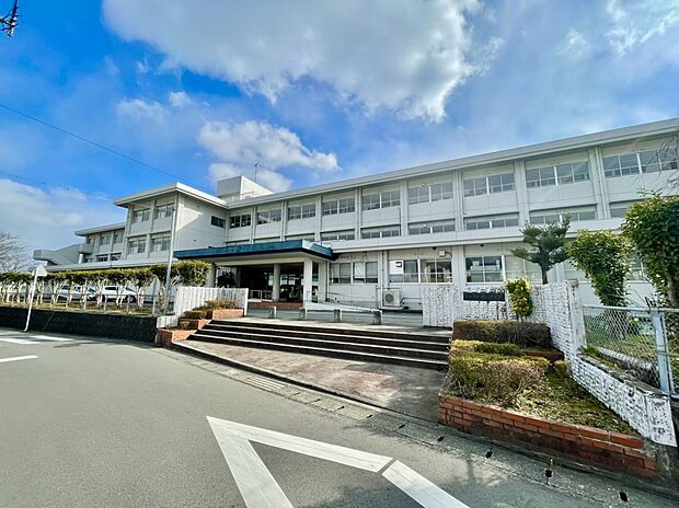 鳥栖市立田代中学校(約628m)
