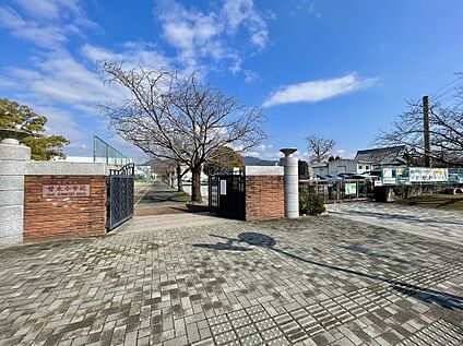 朝倉市立甘木小学校  255m