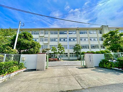 福岡市立南片江小学校 1012ｍ