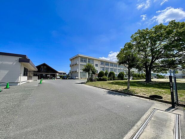 遠賀町立広渡小学校(約750m)