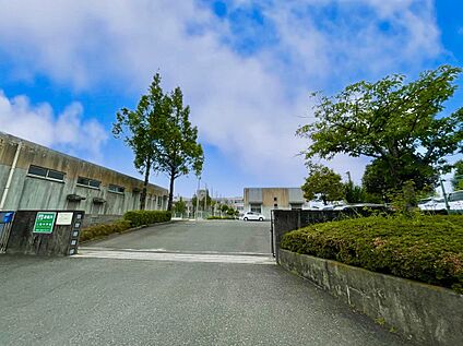 小郡市立三国中学校 2460m