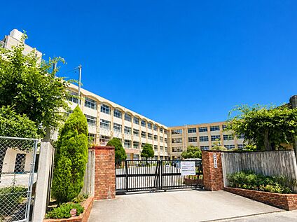 福岡市立城原小学校 650m