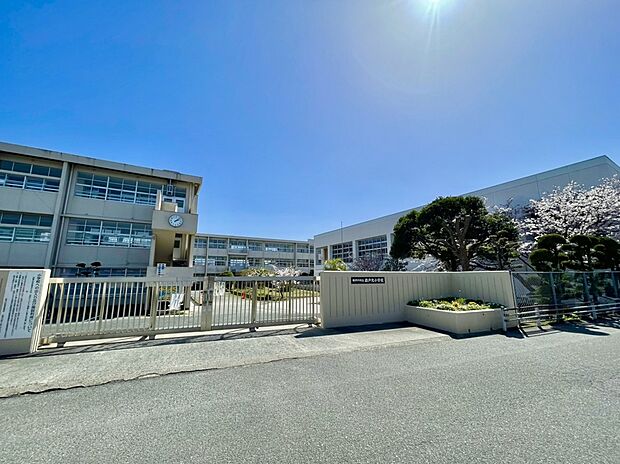 那珂川市立岩戸北小学校(約765m)