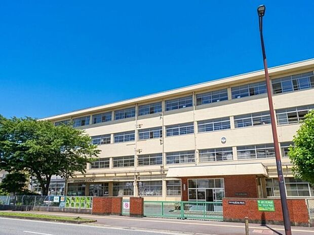 北九州市立足立中学校(約1,200m)