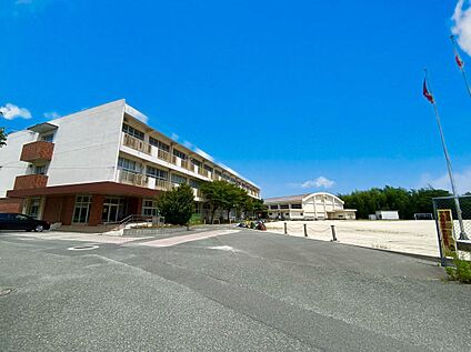 飯塚市立飯塚東小学校 1380ｍ