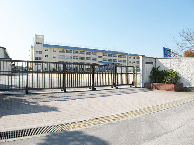 市川市立下貝塚中学校（約1m・徒歩13分）
