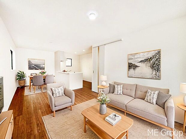 リビングには床暖房採用。ワンランク上の心地よい空間　※家具はCGです