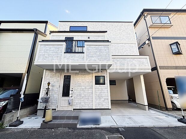 たっぷりの陽光と心地よい風が舞い込む住まい