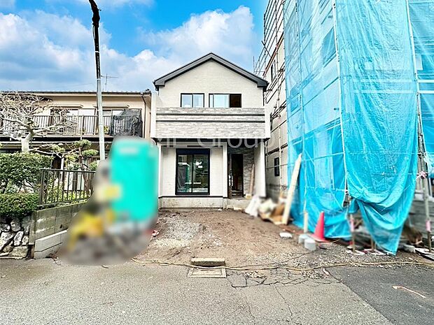 たっぷりの陽光と心地よい風が舞い込む住まい 　