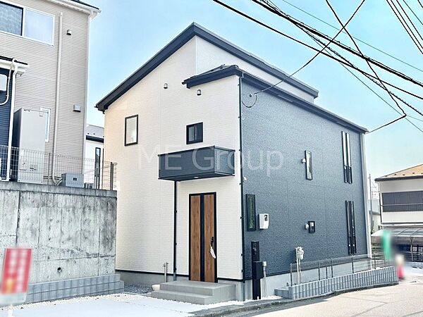 洗練された外観、上質な住空間が広がる室内は永く安心して過ごせる住居です。