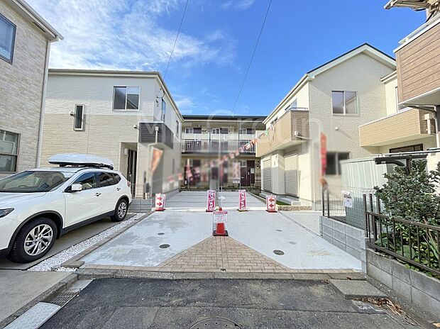 【前面道路含む現地写真】小・中学校近くで通学に便利な好立地  