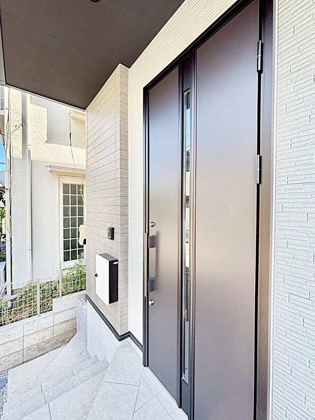 【玄関】いつも気持ち良くご家族を迎えられる玄関