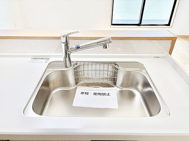 【シンク】広々としたシンクでお料理やお皿洗いもラクラク快適に！