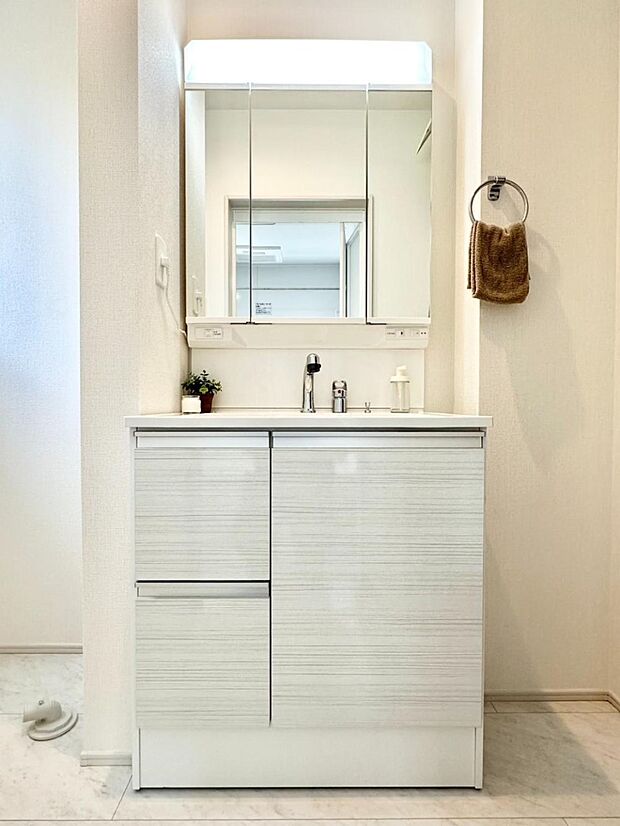 【洗面台・洗面所】収納力と機能性に優れた洗面化粧台