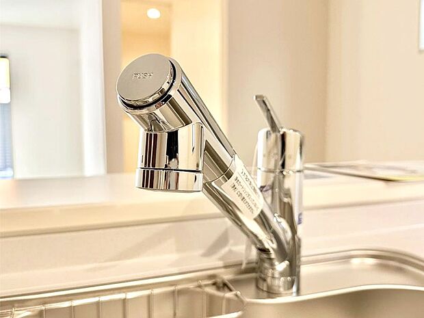 【浄水器】いつでも清潔なおいしいお水を。一つの水栓で水道水と浄水を使い分け。