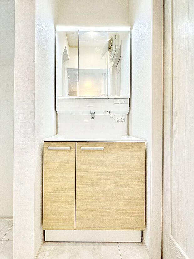 【洗面台・洗面所】収納力と機能性に優れた洗面化粧台