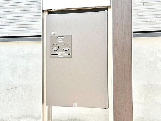 【その他現地】「宅配ボックス」　時間を気にせず宅配物をいつでも安全に受け取れます。 