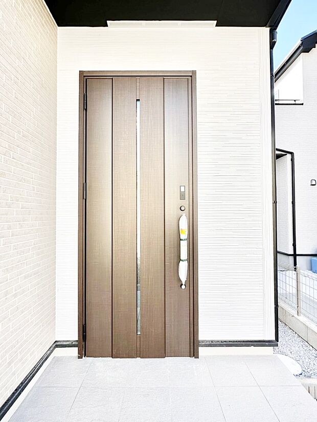 【玄関】大切な家族、来客を出迎える玄関。