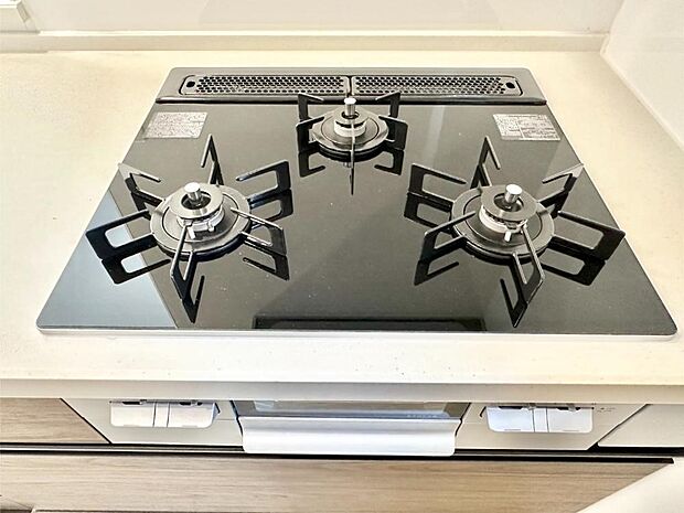 【その他設備(浴室換気乾燥機リモコン)】浴室涼風暖房換気乾燥機付きなので、お天気が悪い日のお洗濯も安心！