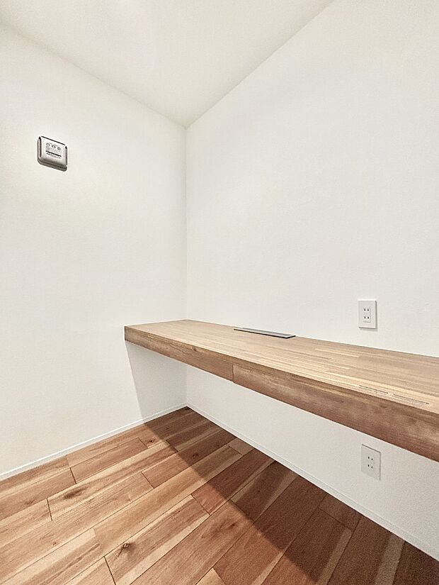 【その他内観】リビングのカウンタースペース  