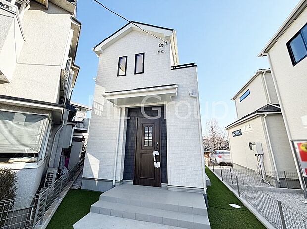 【現地外観写真】たっぷりの陽光と心地よい風が舞い込む住まい