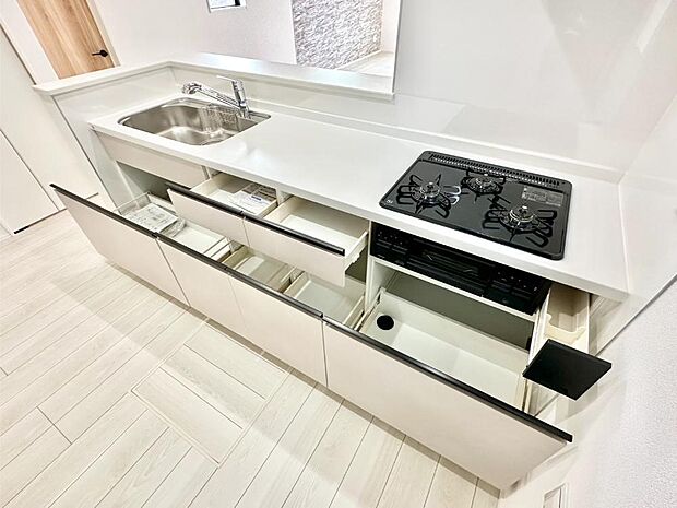 【その他設備(スライド収納)】使いやすさを優先したスライド式収納タイプ！