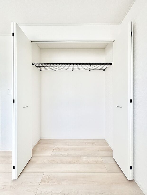 【収納】たっぷりの収納スペースで快適に暮らせそう 