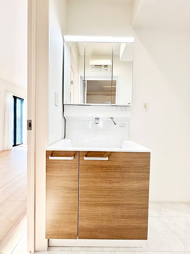 【洗面台・洗面所】収納力と機能性に優れた洗面化粧台