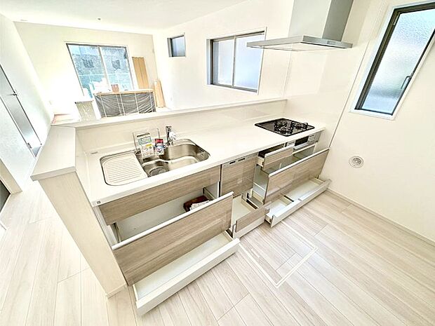 【その他設備(スライド収納)】使いやすさを優先したスライド式収納タイプ！