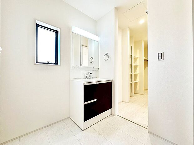 【洗面台・洗面所】収納力と機能性に優れた洗面化粧台