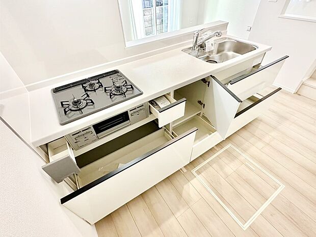 【その他設備(スライド収納)】使いやすさを優先したスライド式収納タイプ!